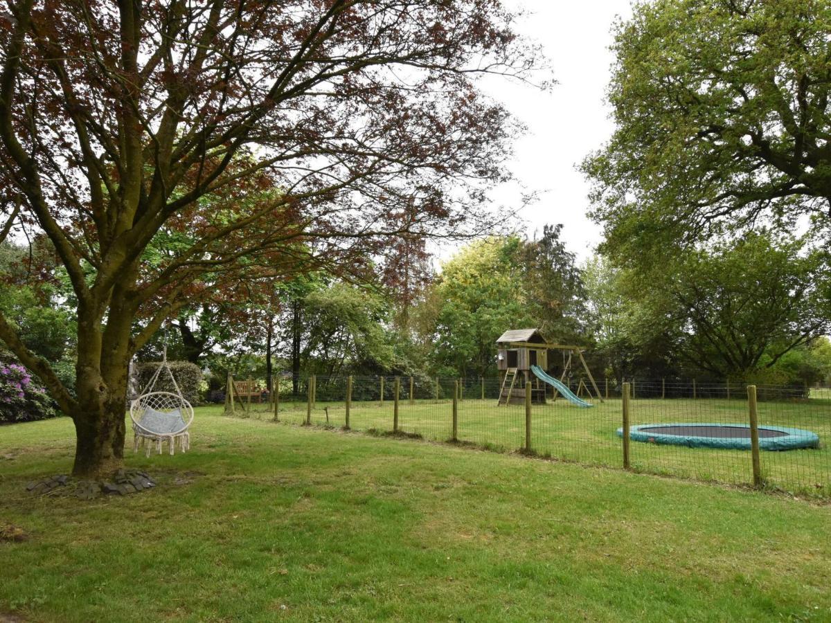 Villa On An Estate In Rheezerveen With Garden Exteriör bild